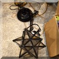 DL09. Star-shaped pendant light. 